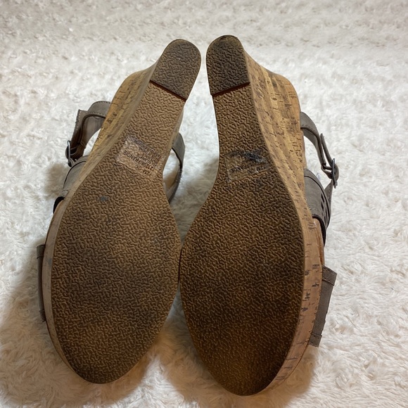 Maurice’s Gray Strappy Wedge - Picture 5 of 7